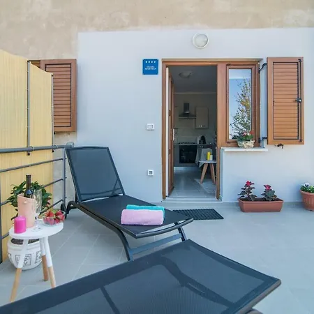 Apartment With Terrace In Filipana Marcana