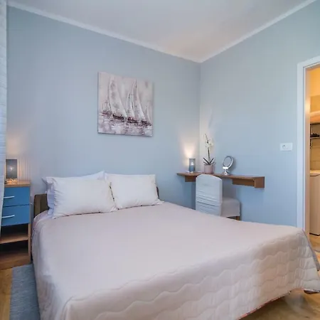 Lägenhet With Terrace In Filipana